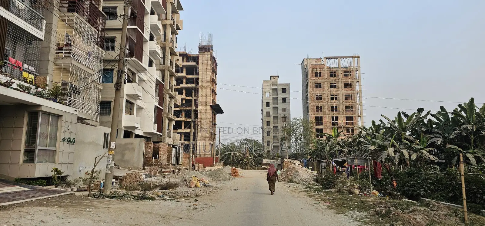 বিক্রি হবে প্লট উত্তরা ঢাকা উত্তর মুখী পাশে লেক