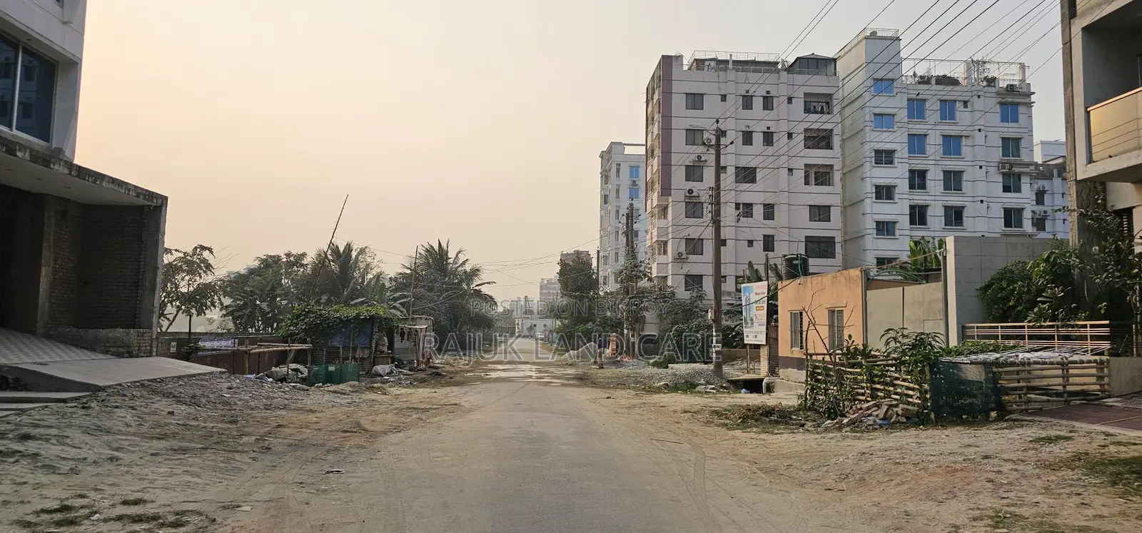 বিক্রি হবে প্লট উত্তরা ঢাকা উত্তর মুখী পাশে লেক