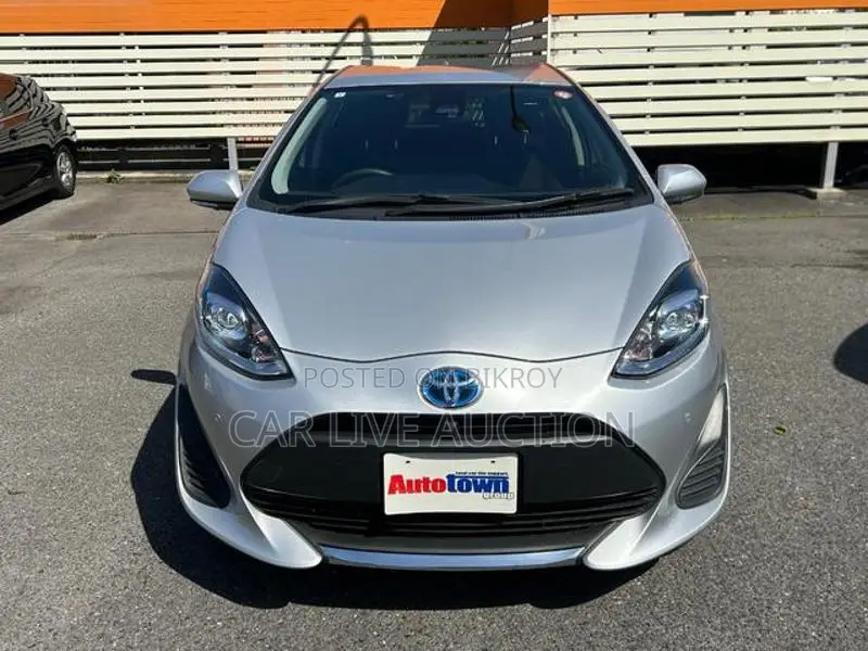 Toyota Aqua Hybrid S 2021