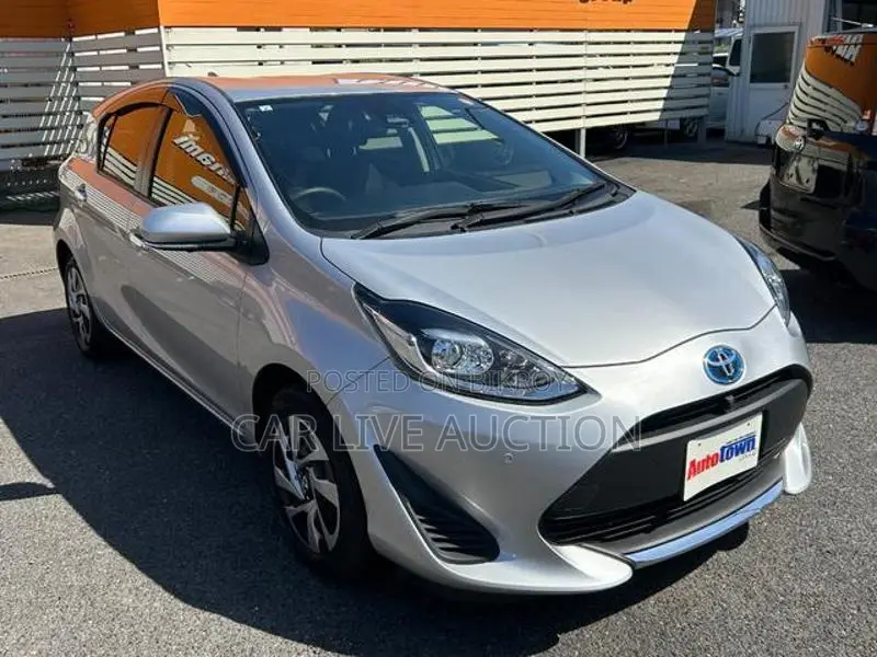 Toyota Aqua Hybrid S 2021