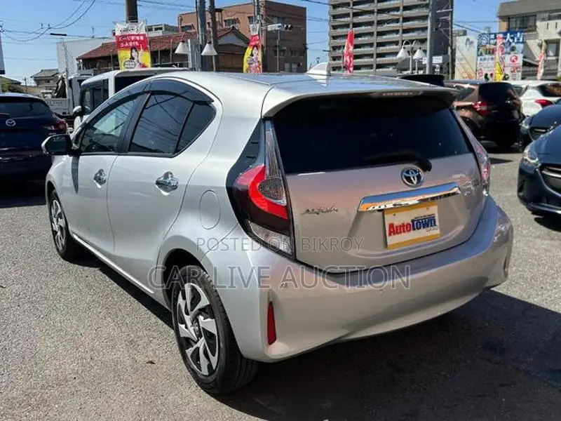 Toyota Aqua Hybrid S 2021