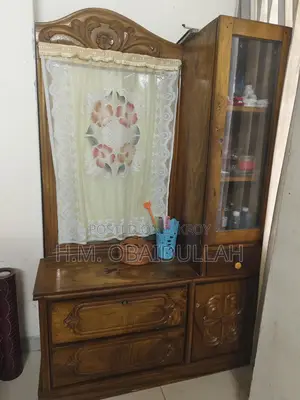 কাঠের মজবুত ড্রেসিং টেবিল আরজেন সেল