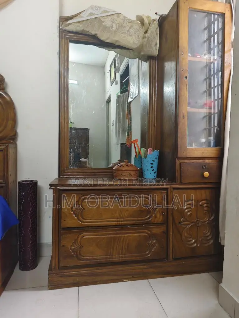 কাঠের মজবুত ড্রেসিং টেবিল আরজেন সেল