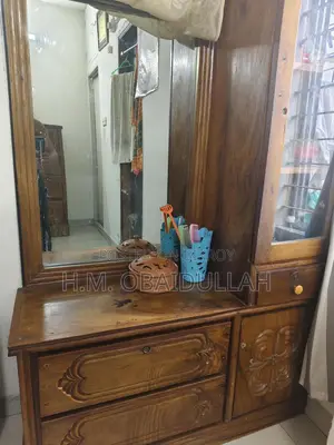 কাঠের মজবুত ড্রেসিং টেবিল আরজেন সেল