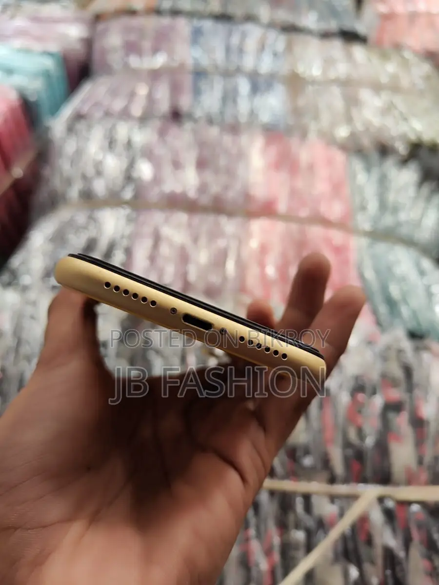 Apple iPhone XR (Used)