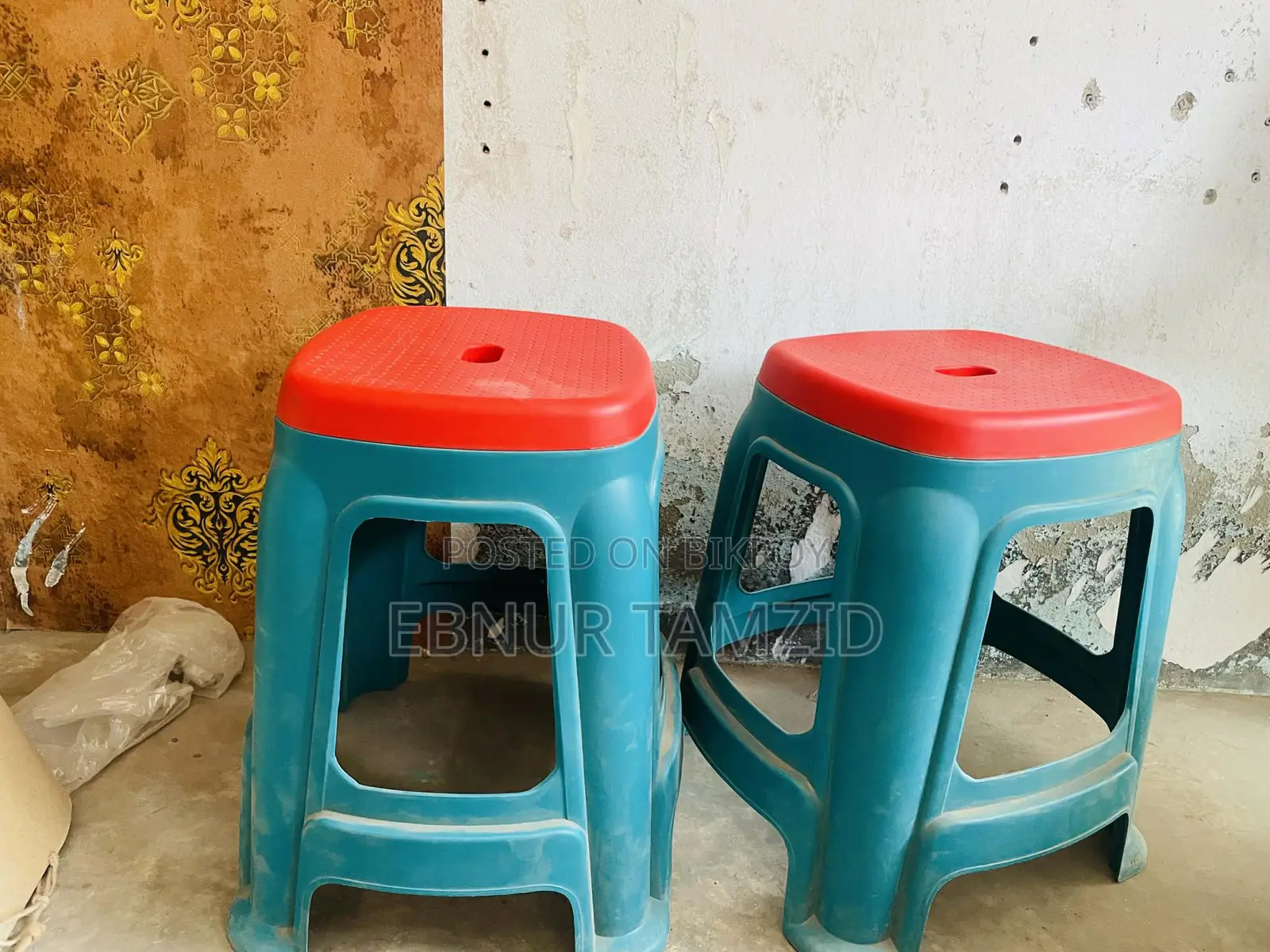 2 Stools