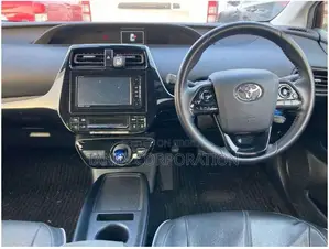 Toyota Prius S Safety Plus 2020
