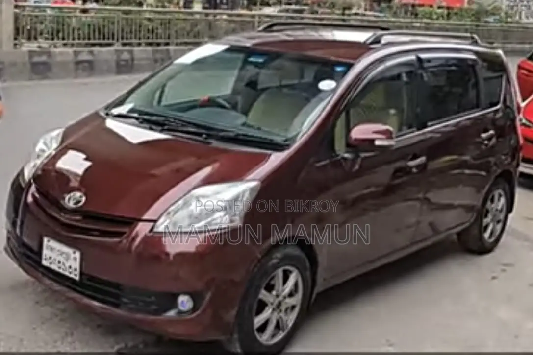 Toyota Passo Sette 2011 Maroon