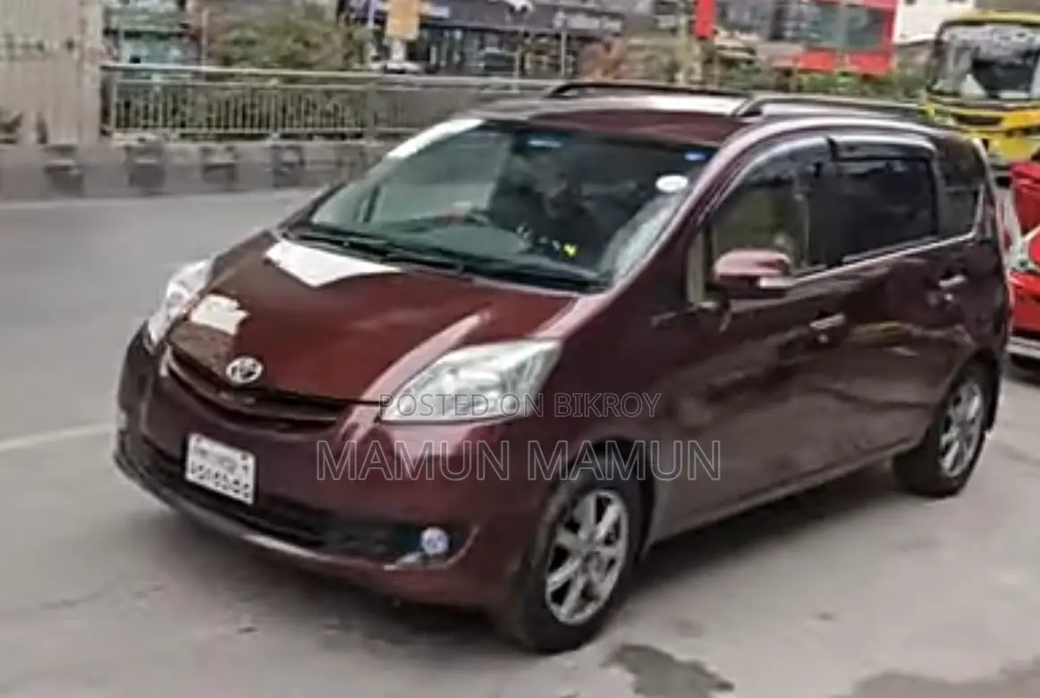 Toyota Passo Sette 2011 Maroon