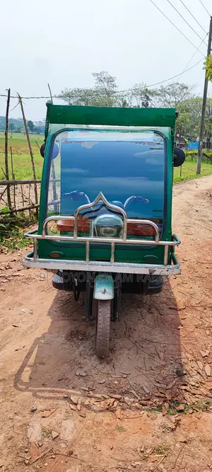 মাল বাহি অটো