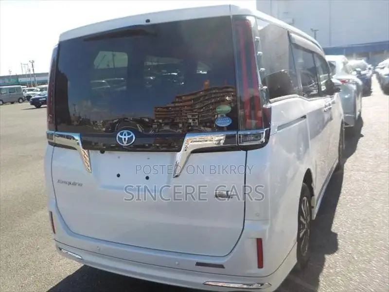 Toyota Esquire GI HYB 4.5 POINT 2021