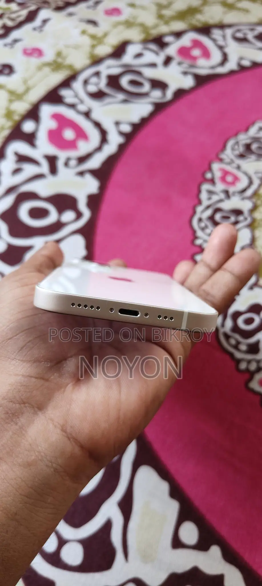 Apple iPhone 13 (Used)