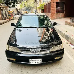 টয়োটা করিনা টিআই ১৯৯৯