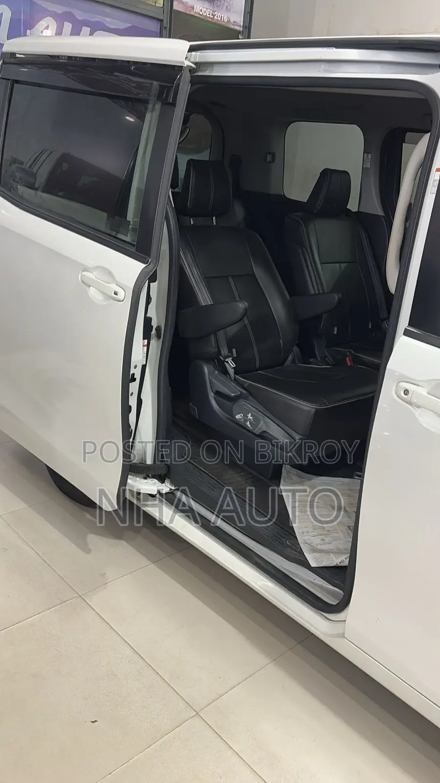 Toyota Noah 2 DOOR POWER 2021