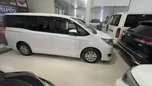 Toyota Noah 2 DOOR POWER 2021