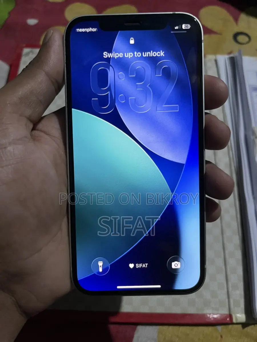 Apple iPhone 12 (Used)