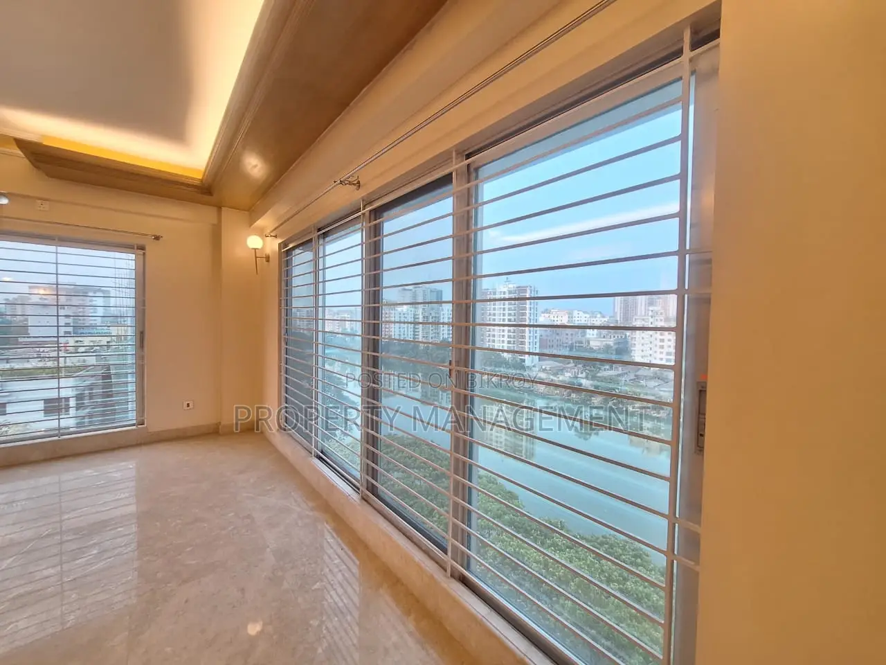 3200Sqft Luxurious Lake View Apartment Rent 3Bed 4Bath Nice