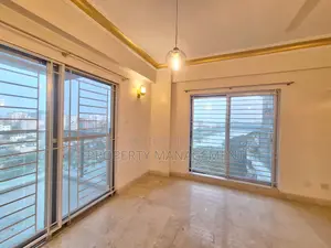 ৩২০০ বর্গফুটের বিলাসবহুল লেক ভিউ অ্যাপার্টমেন্ট ভাড়া ৩ বেড ৪ বাথ