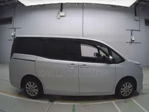 Toyota Noah HYBRID 2021