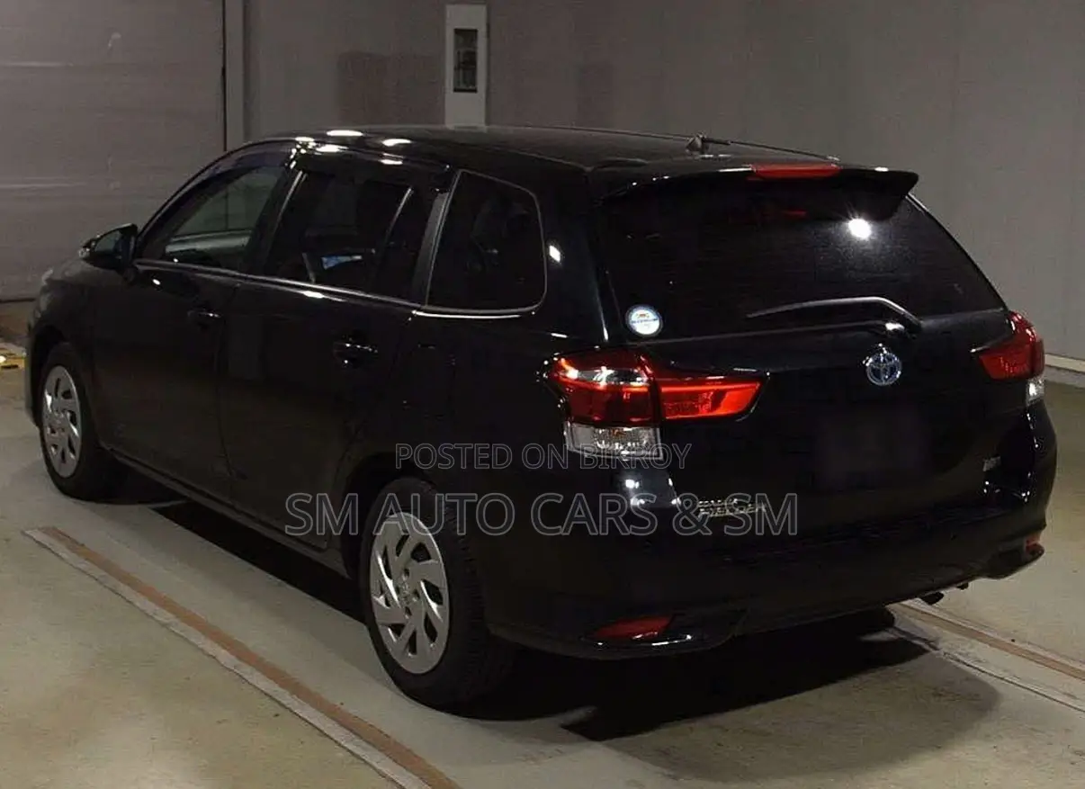 Toyota Fielder Hybrid EX Black 2021