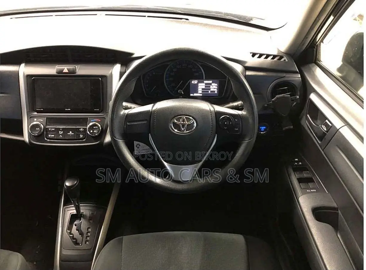 Toyota Fielder Hybrid EX Black 2021