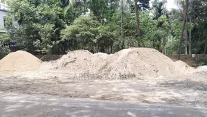 This land is for emergency sale.