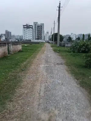 সেক্টর-১৭/কে তে লেকের পাশে ৩ কাঠার পূর্বমুখী প্লট
