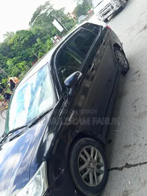 Toyota Axio . 2013
