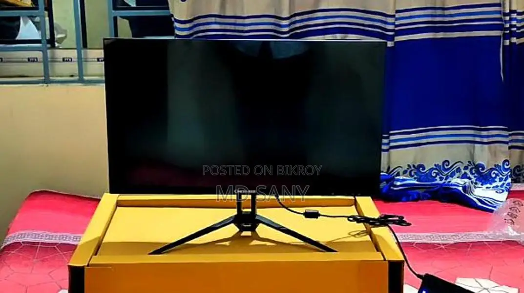 কম দামে নতুন মনিটর পাচ্ছেন