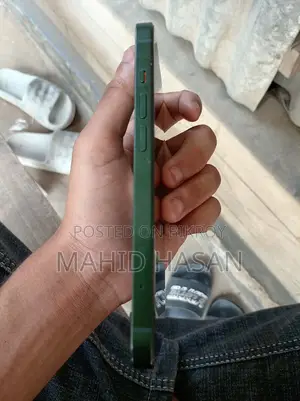 Apple iPhone 13 (Used)