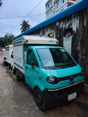 বর্তমানে গাড়িটি খালি