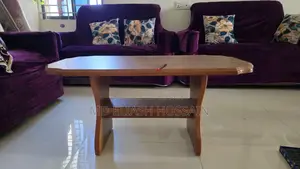 একটি টি টেবিল এবং এটি ডবল চুলা বিক্রি হবে ।