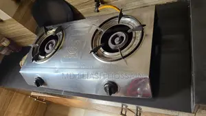 একটি টি টেবিল এবং এটি ডবল চুলা বিক্রি হবে ।