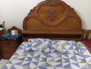 সেগুন কাঠের খাট ৫ ফিট বাই ৭ বিক্রি হবে