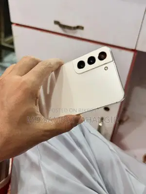 Samsung Galaxy S22 (Used)