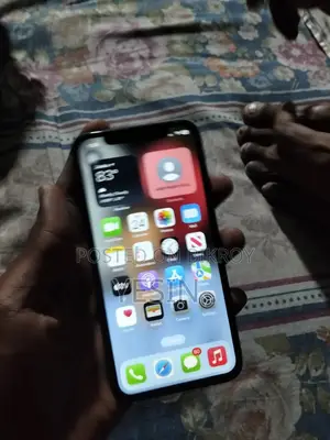 Apple iPhone X . (Used)