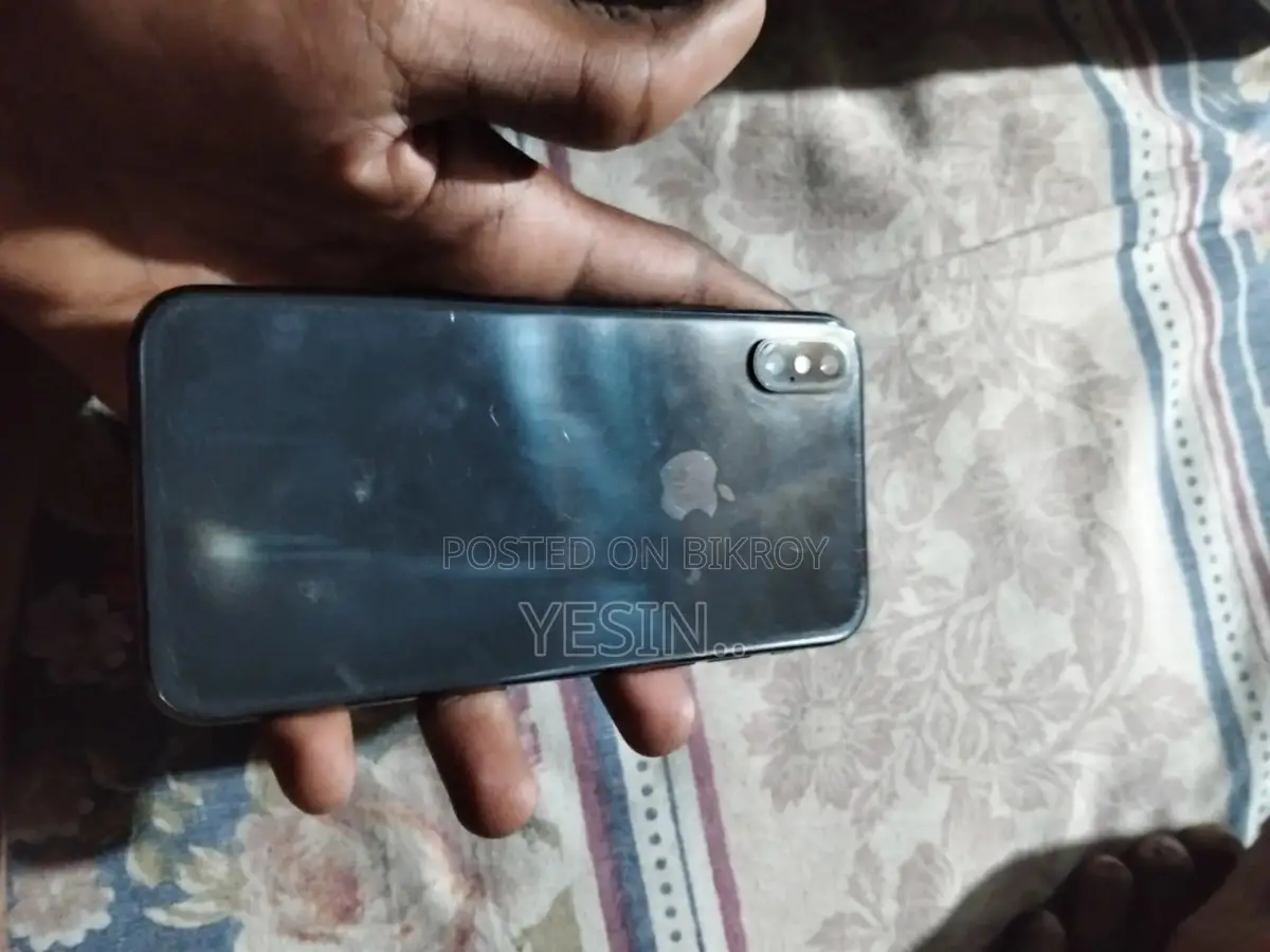 Apple iPhone X . (Used)