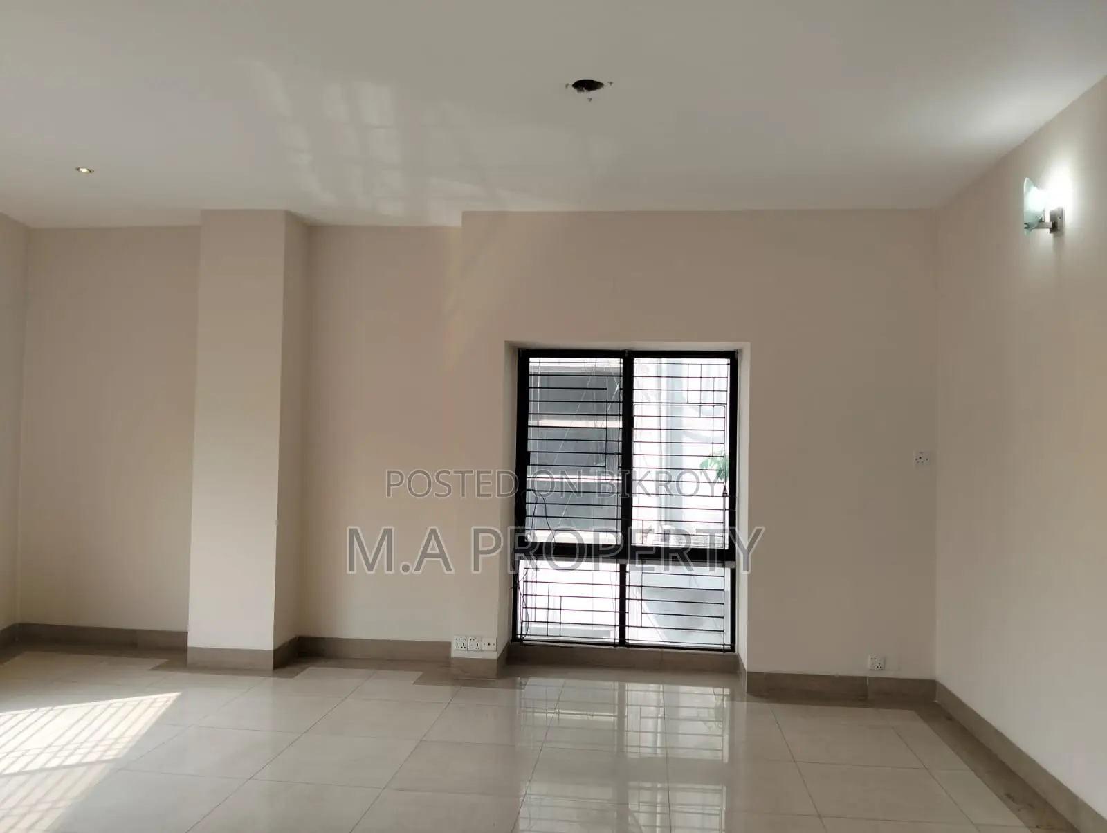 MEW 3 BED 4000 SFT FLAT RENT IN BARIDHARA DIPLOMATIC