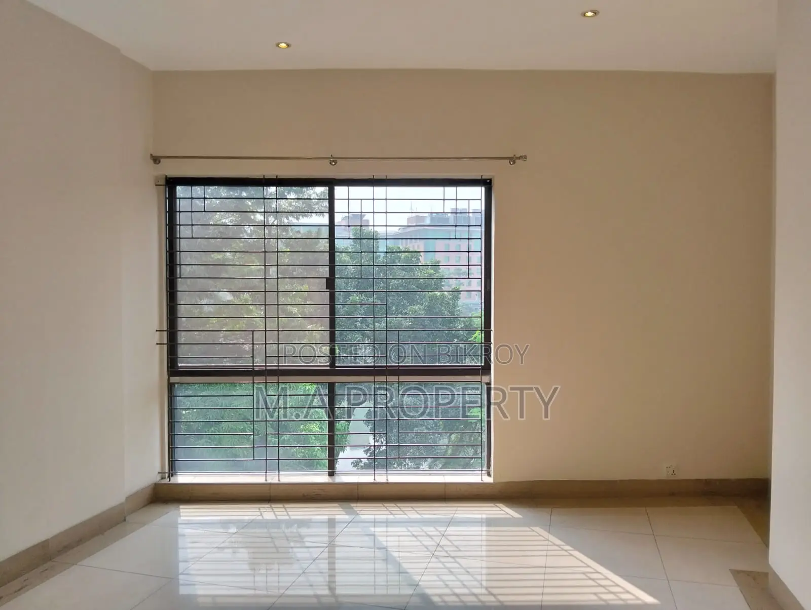 MEW 3 BED 4000 SFT FLAT RENT IN BARIDHARA DIPLOMATIC