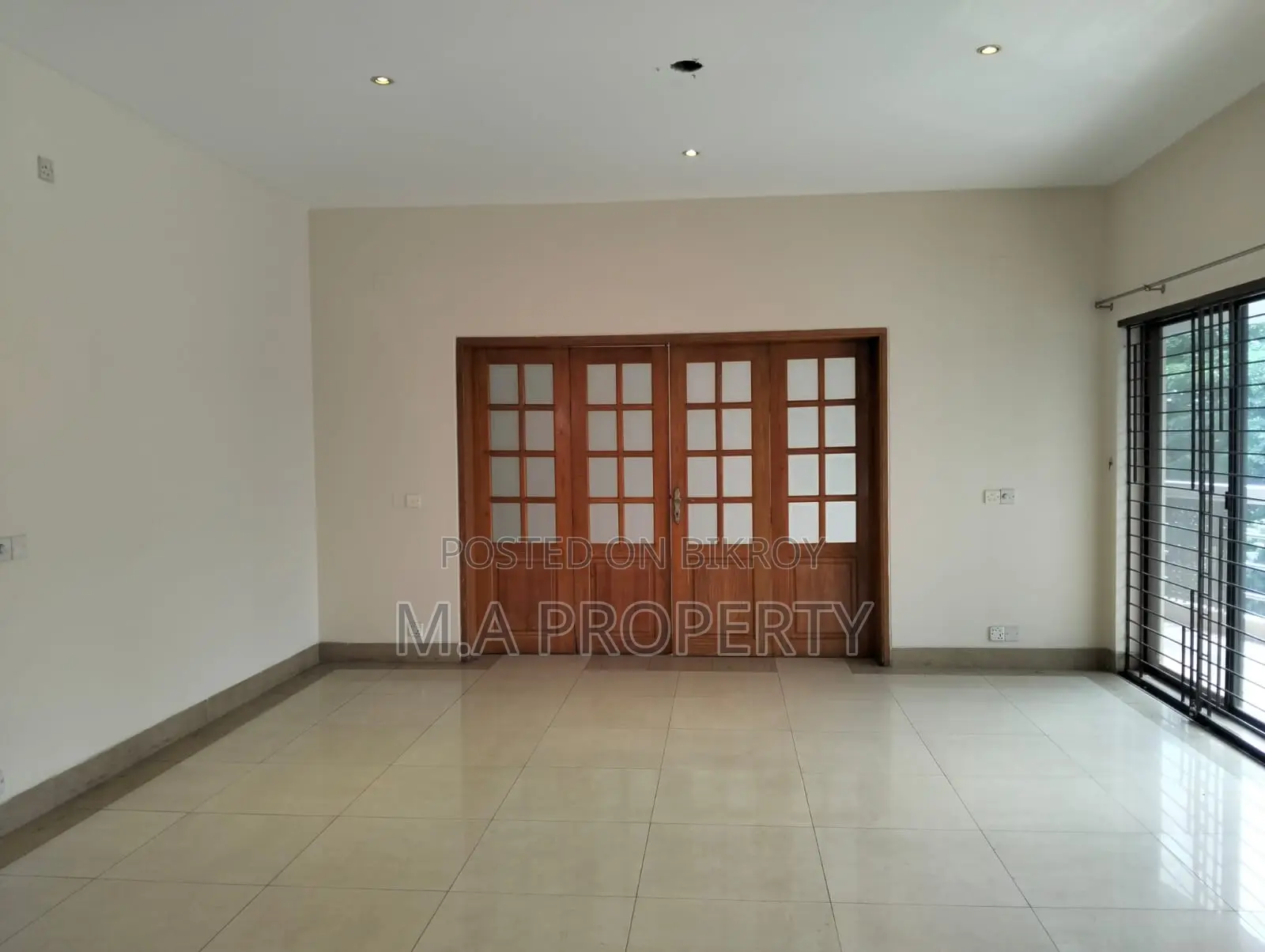 MEW 3 BED 4000 SFT FLAT RENT IN BARIDHARA DIPLOMATIC