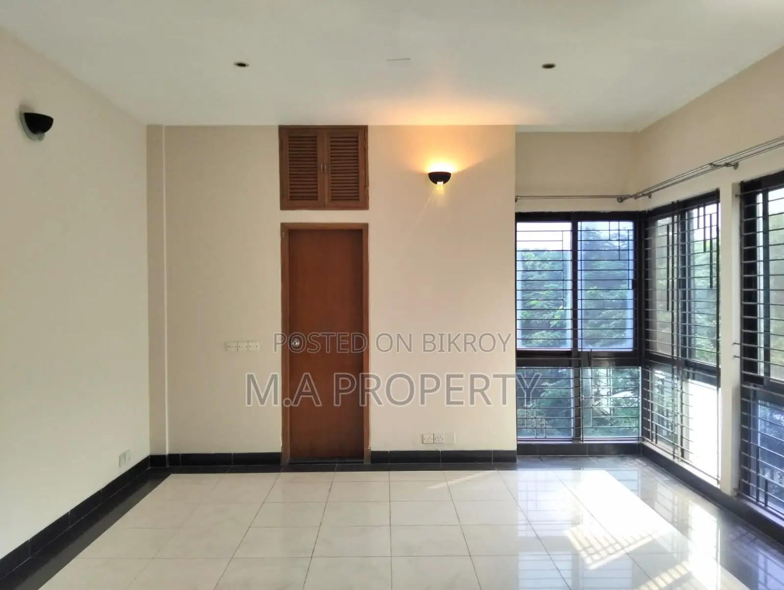 MEW 3 BED 4000 SFT FLAT RENT IN BARIDHARA DIPLOMATIC