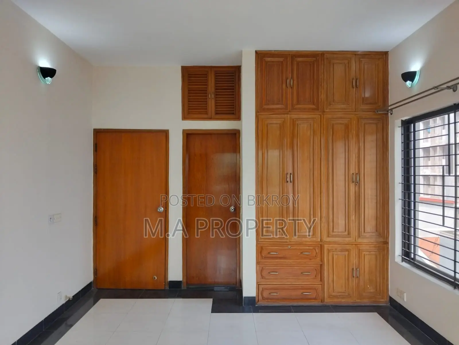 MEW 3 BED 4000 SFT FLAT RENT IN BARIDHARA DIPLOMATIC