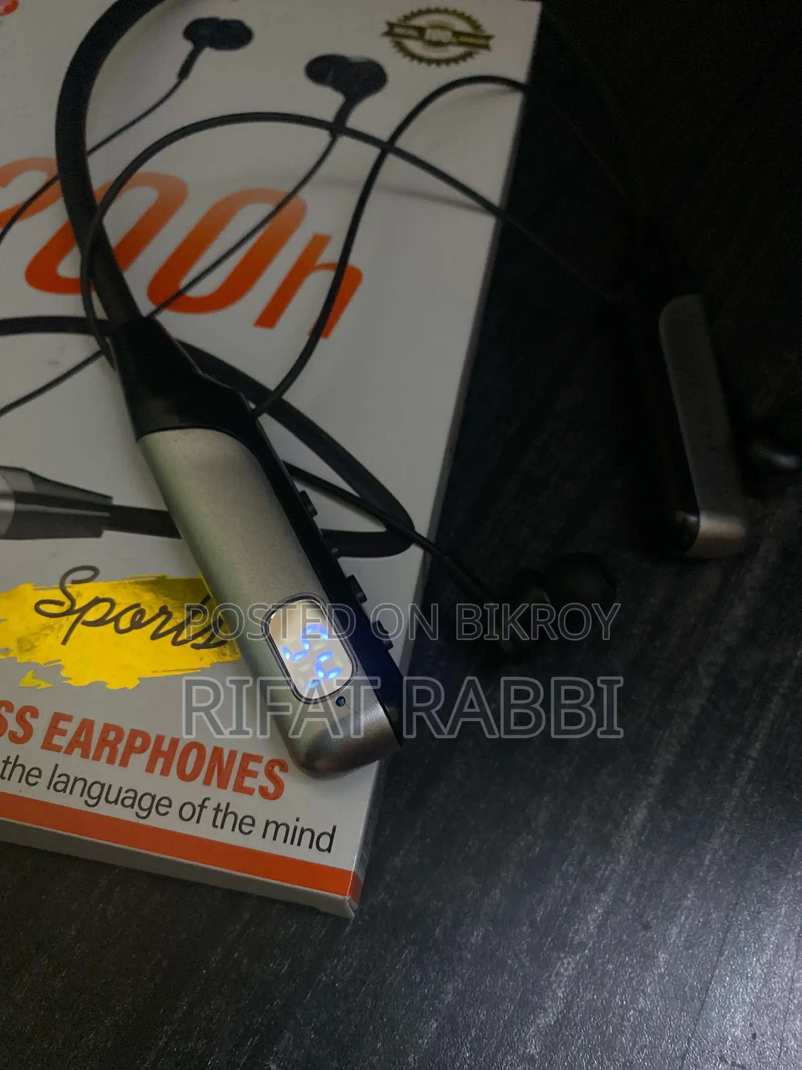 Regrsi Neckband