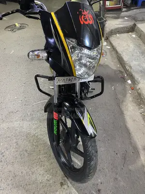 Mahindra Centuro 2013