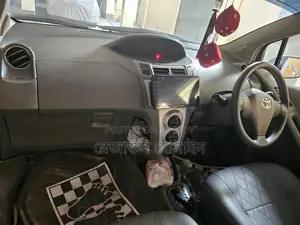 Toyota Vitz 2009 Pink