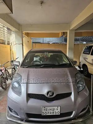 Toyota Vitz 2009 Pink