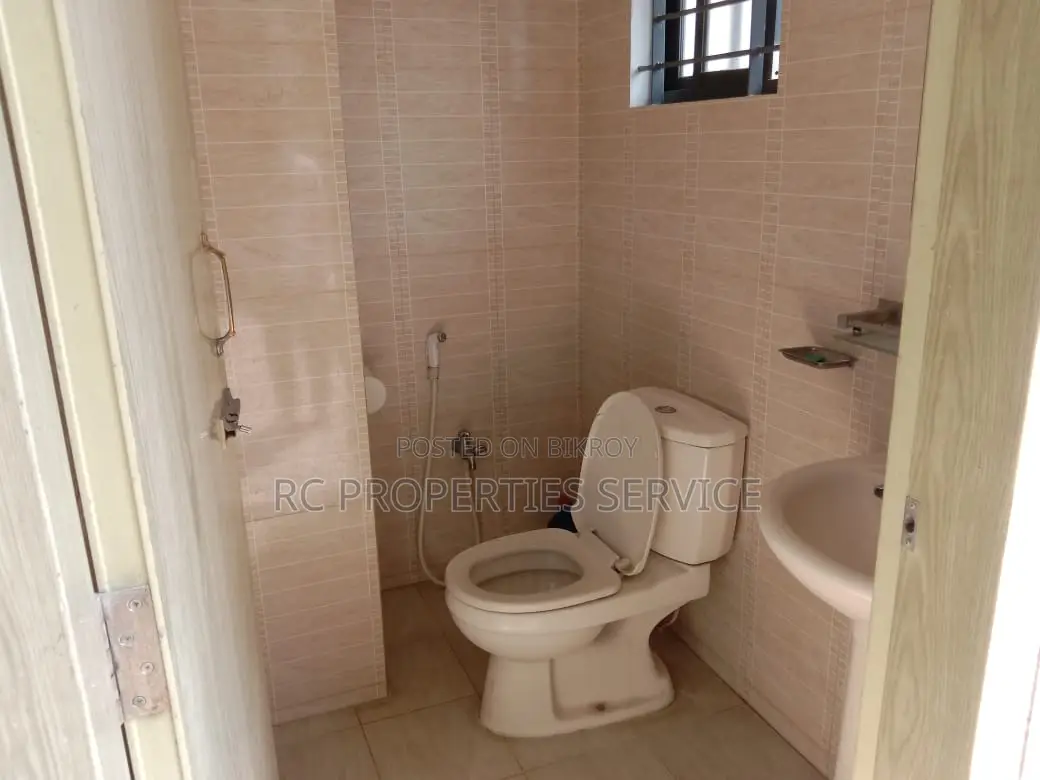 2400sft commercial floor rent in Uttara. (005)