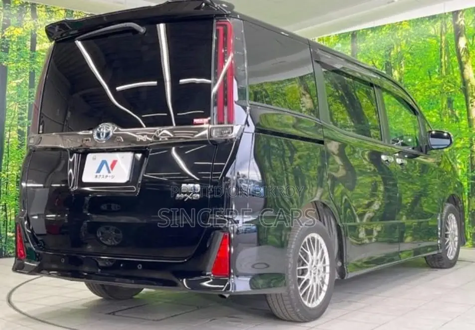 Toyota Noah SI WXB 3 HYB 4.5 2021