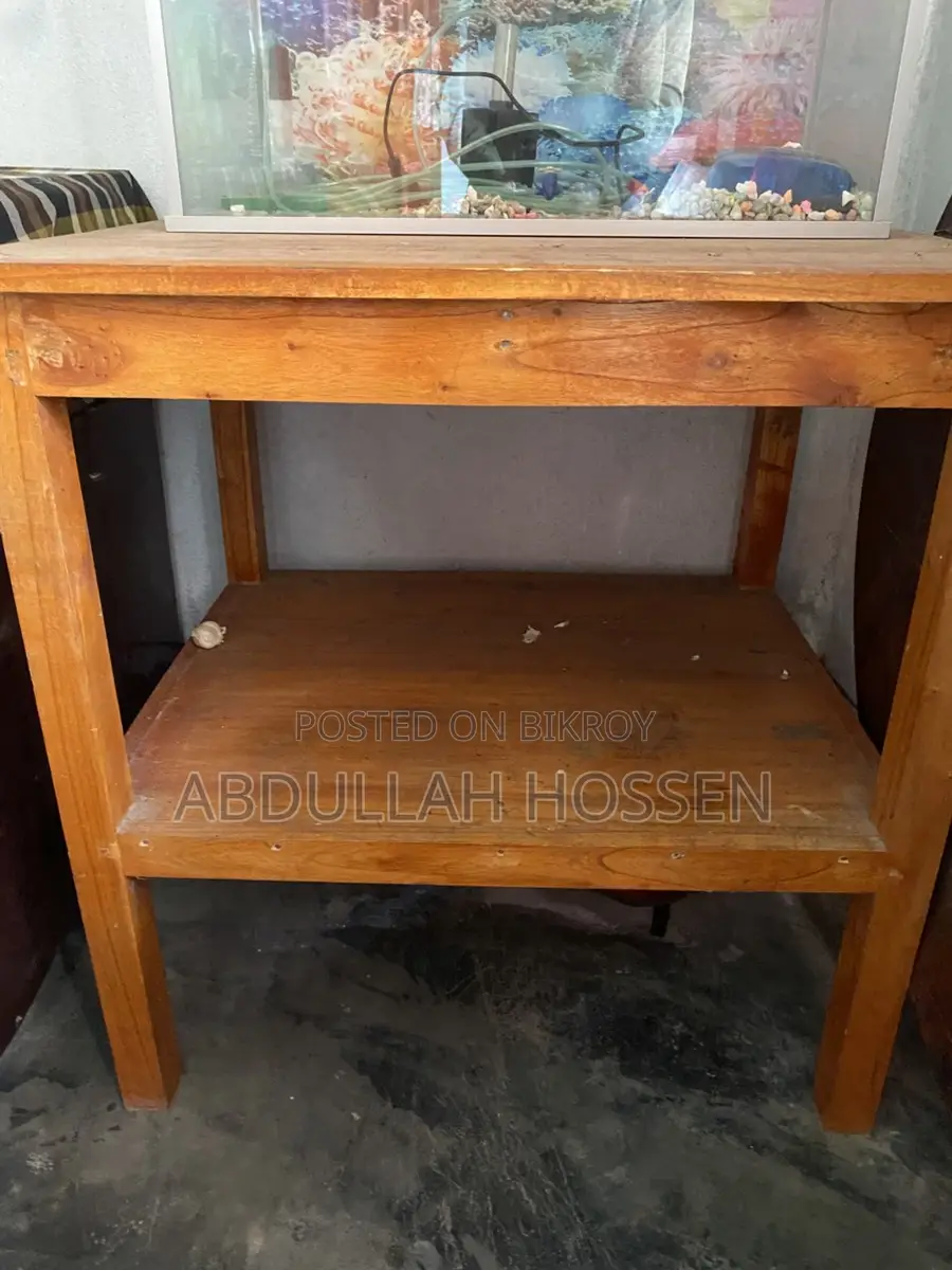 টেবিল বিক্রি হবে