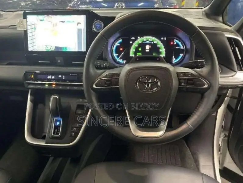 Toyota Noah S-Z HYB FULL OPTION 2023